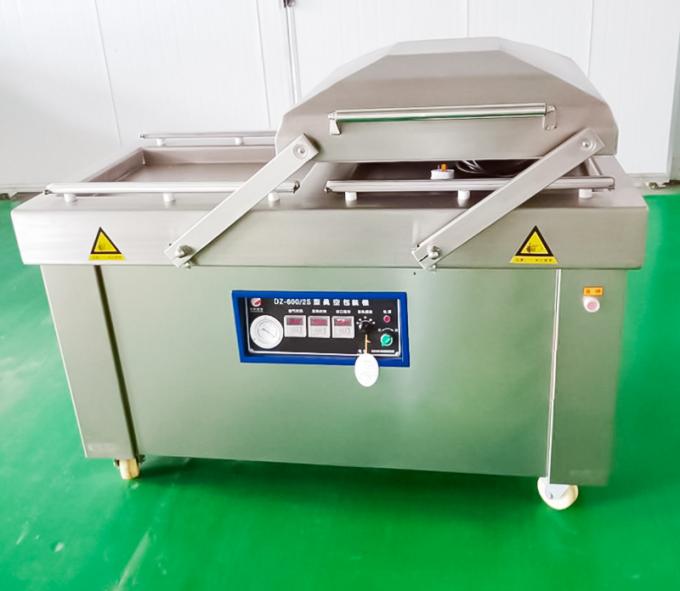 Pesce crudo che elabora la linea di produzione linea di produzione della salsiccia di pesce carne di pesce che schiaccia e che disossa la macchina del clistere della macchina