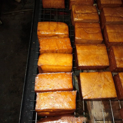 Pesce caldo e freddo in lotti 100kg che fuma Oven Sausage Chicken Smoke Machine
