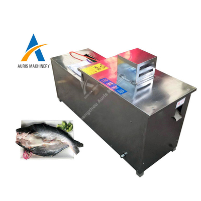 Pesce commerciale automatico che puliscono e scaglia della tagliatrice che rimuove macchina
