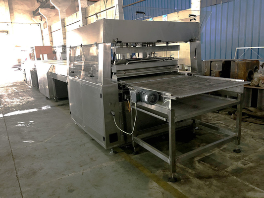 Abbigliatore automatico di Candy del tunnel di raffreddamento della macchina di copertura di cioccolato Sss304